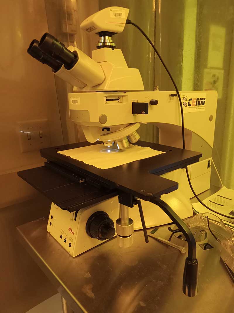 LEICA DM8000 OPTICAL MICROSCOPE