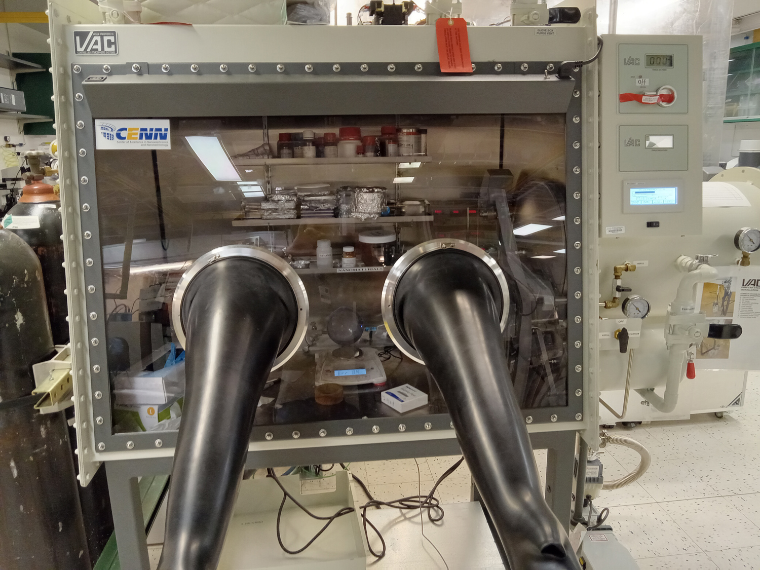 VACUUM ATMOSPHERES OMNILAB GLOVE BOX