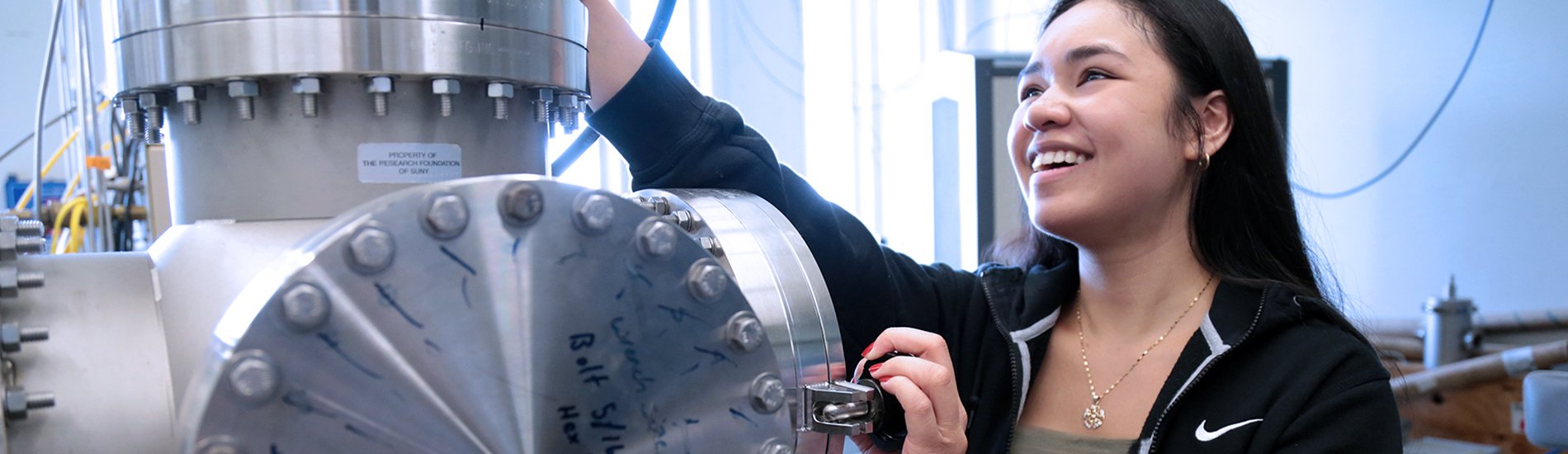 A student working in a UAlbany nanotechnology lab.